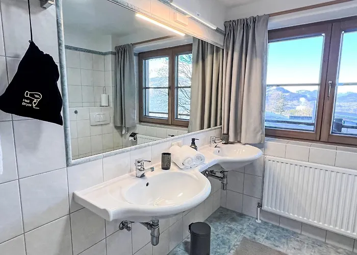 Apartment Penzing By Interhome *